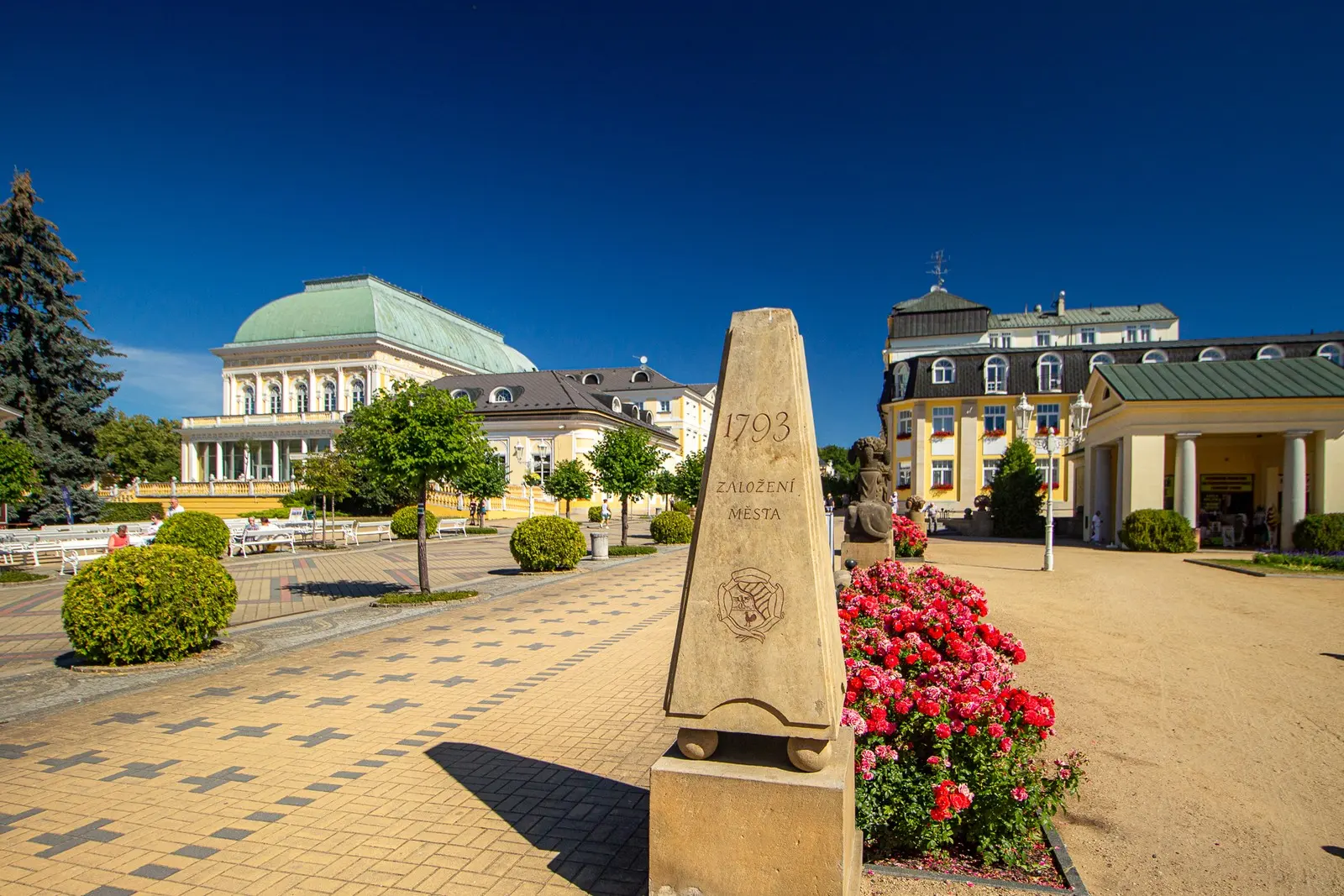 Colonnade in Františkovy Lázně, destination of transfer from Prague Airport